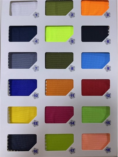 GZ-YXYF 3112#  冰爽方格  幅寬：160CM 克重：100GSM 成分：100% polyester  吸濕排汗 45度照